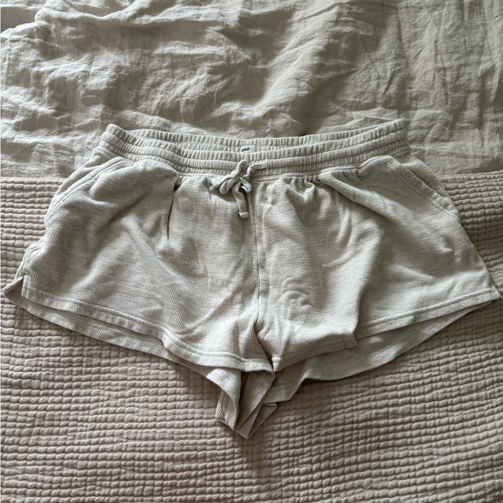 Aerie cream drawstring shorts size XL